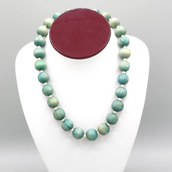 Unbranded Jewelry - Round Green Wooden Beads Chunky Taiwan Necklace Spring Ring Clasp 18 in Vintage